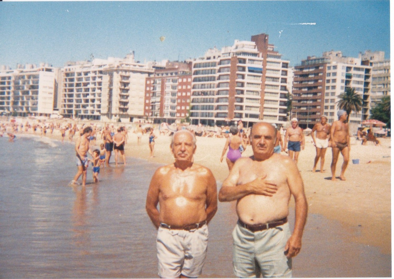 Los hermanos Agustín y Eulogio Rodríguez, en Uruguay (Foto familiar).